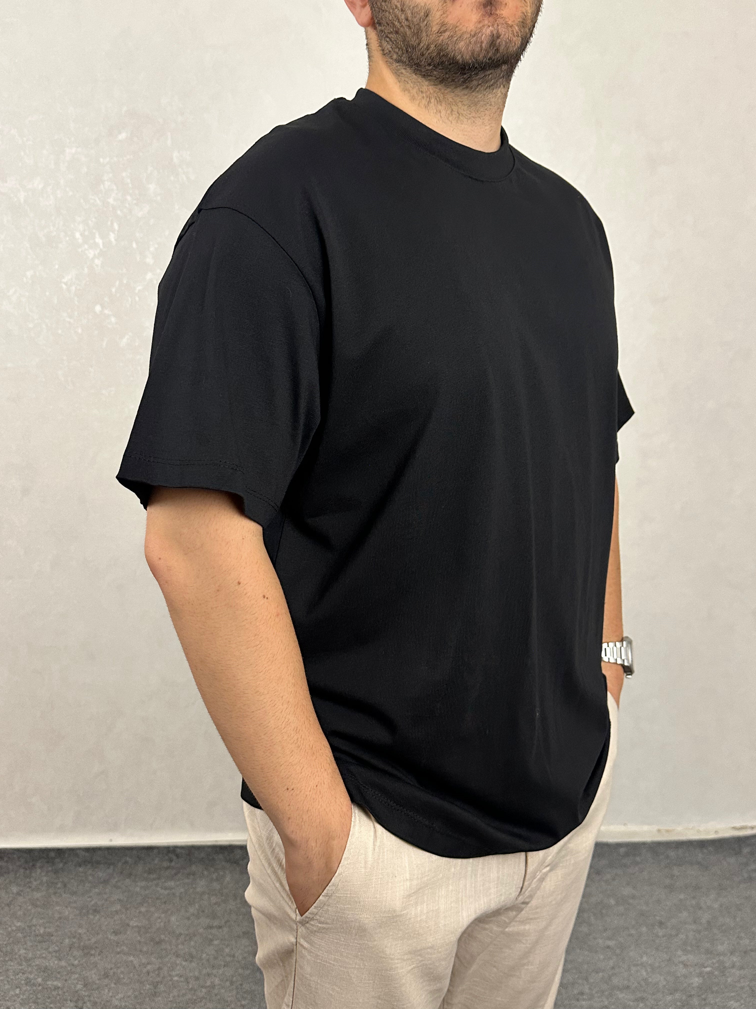 Oversize Bisiklet Yaka Tişört - Siyah